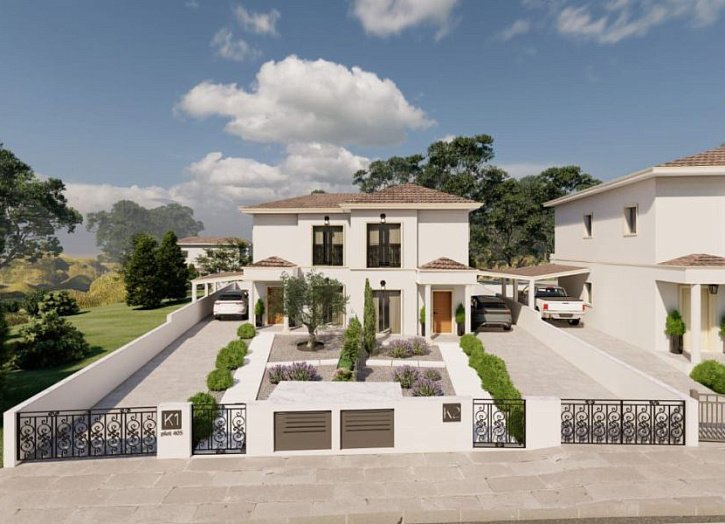 Semi-Detached house close to city