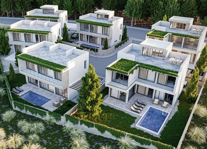 Spasious villa close to city