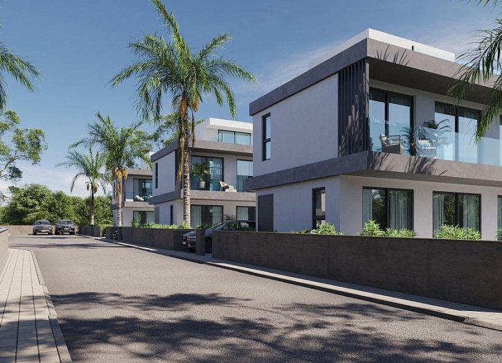 Villa in gated complex by sea