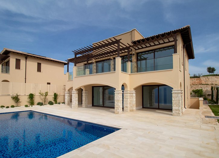 Luxury Golf villa with sea views in Paphos