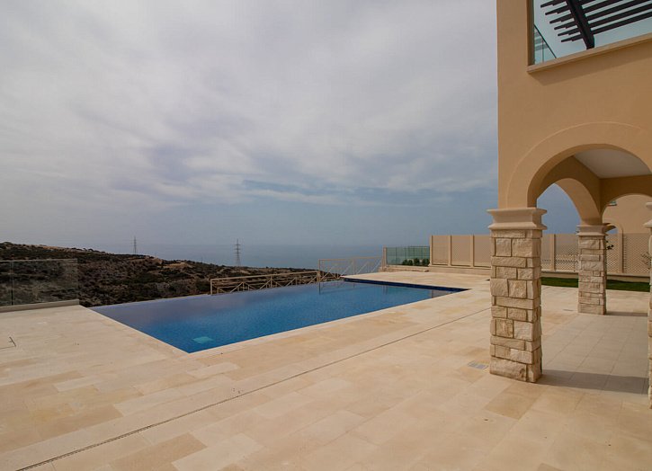 Luxury Golf villa with sea views in Paphos