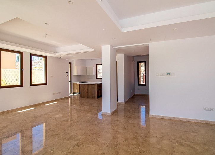 Luxury Golf villa with sea views in Paphos