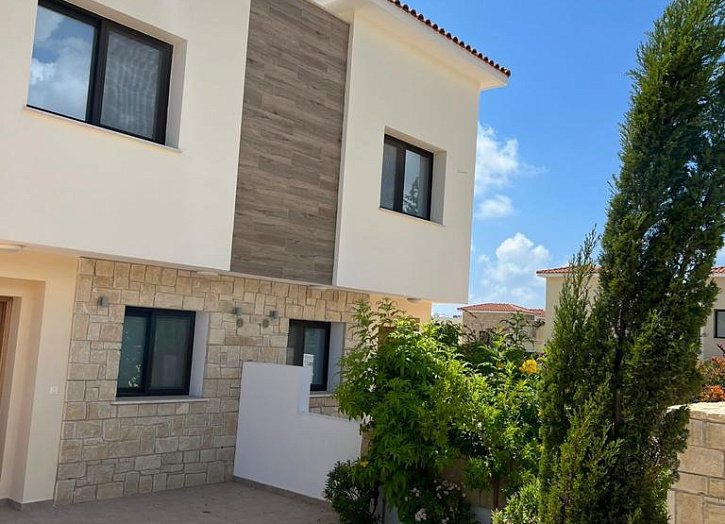Semihouse 300m from beach