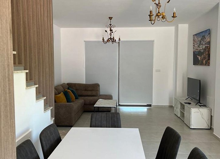 Semihouse 300m from beach
