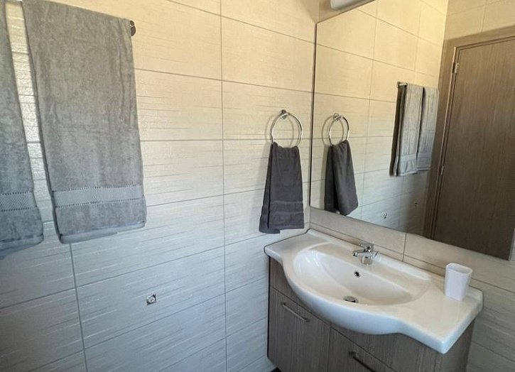 Semihouse 300m from beach
