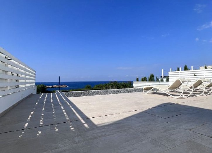 Luxury Seafront villa in 5* resort