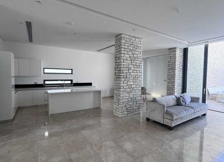 Luxury Seafront villa in 5* resort