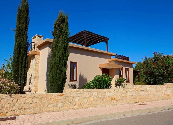 Golf Bungalow with 4th fairway view