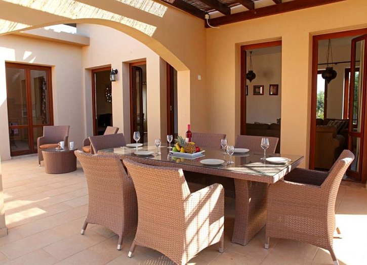 Golf Bungalow with 4th fairway view