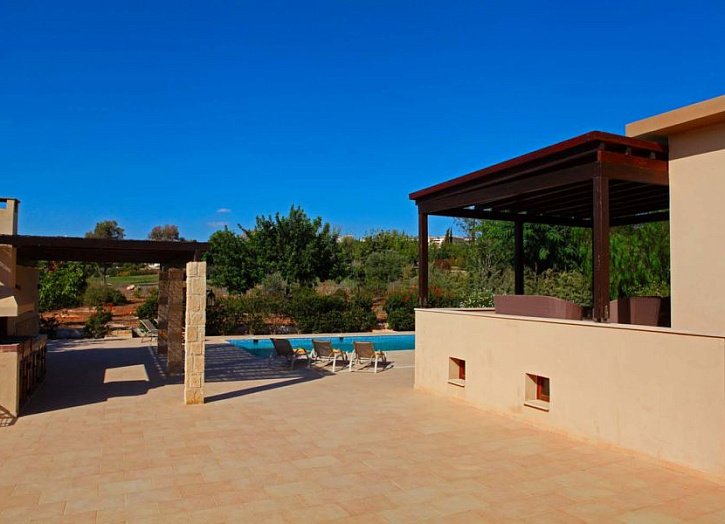 Golf Bungalow with 4th fairway view