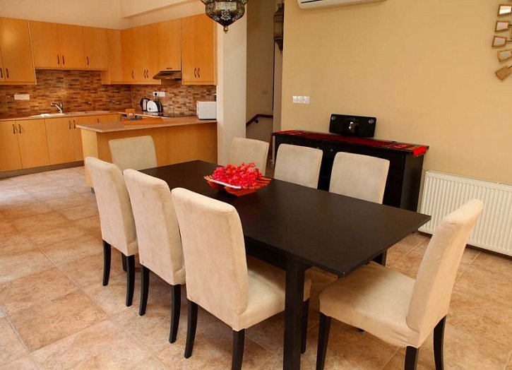 Golf Bungalow with 4th fairway view