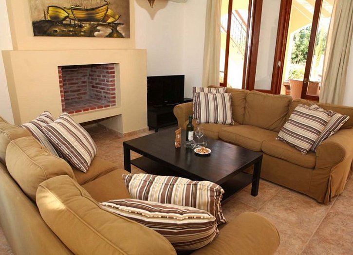 Golf Bungalow with 4th fairway view
