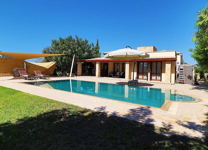 Luxusvilla in einem Golf-Spa-Resort