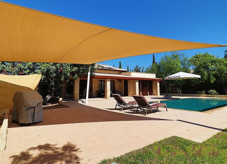 Luxusvilla in einem Golf-Spa-Resort