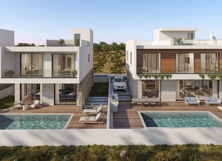 Modern villa close to city