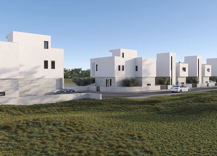 Modern villa close to city