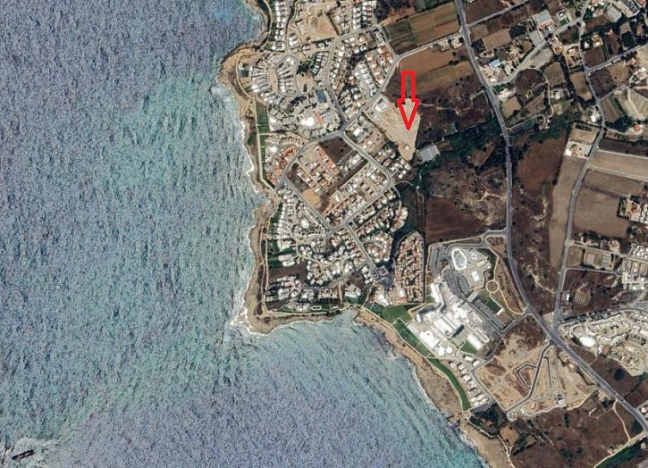 Modern Villa 300 m from the sea