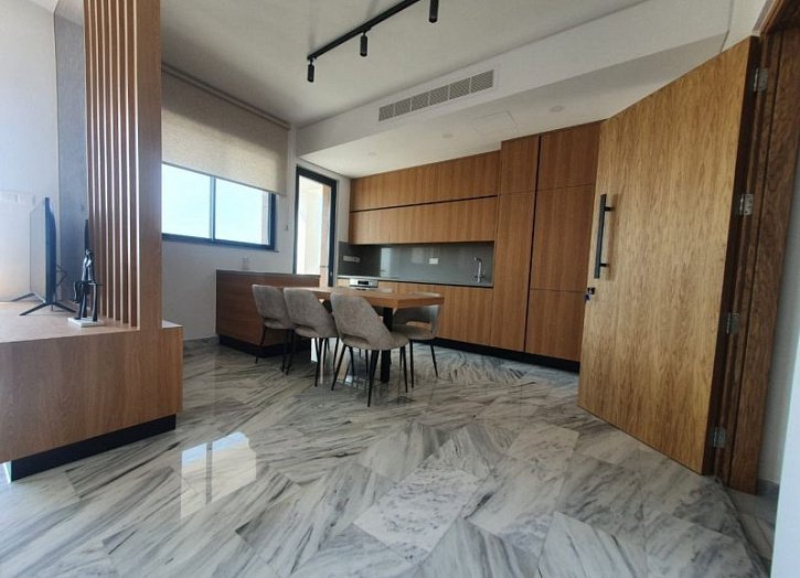 7 flats in modern building close to sea