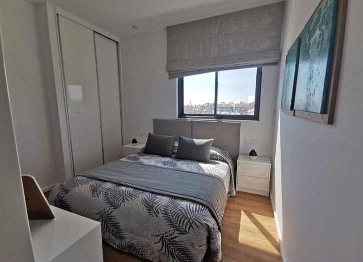 7 flats in modern building close to sea