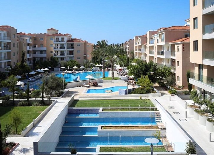 Townhouse in gated Elysia Park resort