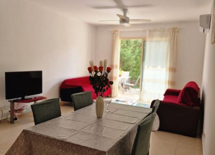 Townhouse in gated Elysia Park resort