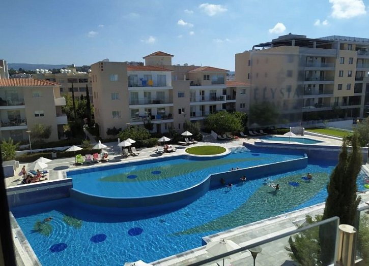 Townhouse in gated Elysia Park resort