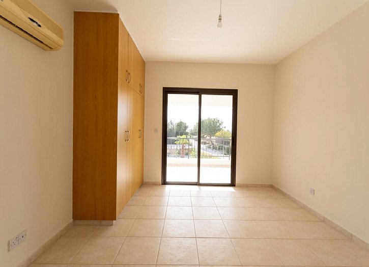 Villa in popular golf resort Ha Potami