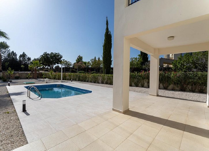 Villa in popular golf resort Ha Potami