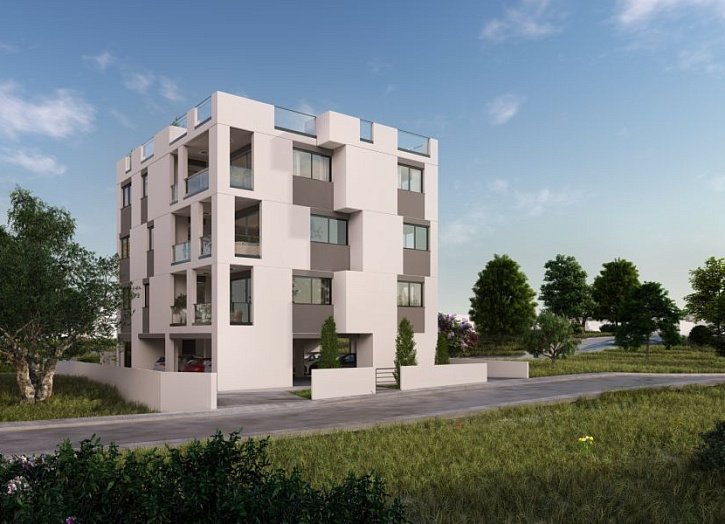 Spacious apartment in boutique building in city