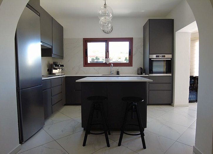 Bungalow mit Meer- & Bergblick