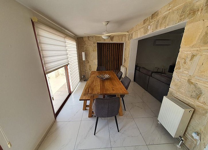 Bungalow mit Meer- & Bergblick