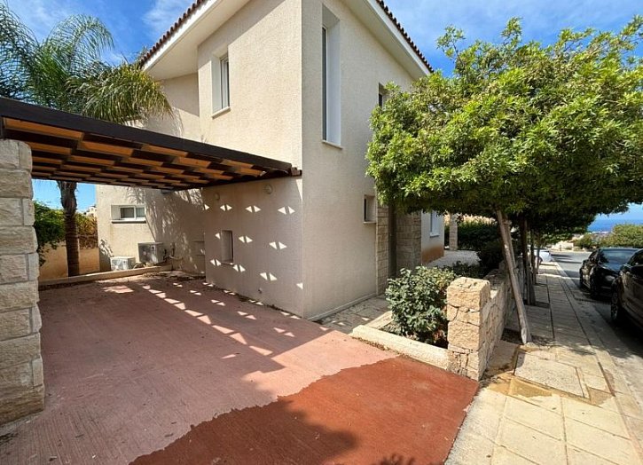 Longterm rent. Villa with swimming pool