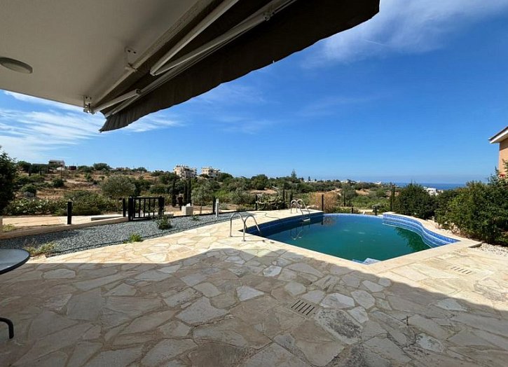 Longterm rent. Villa with swimming pool
