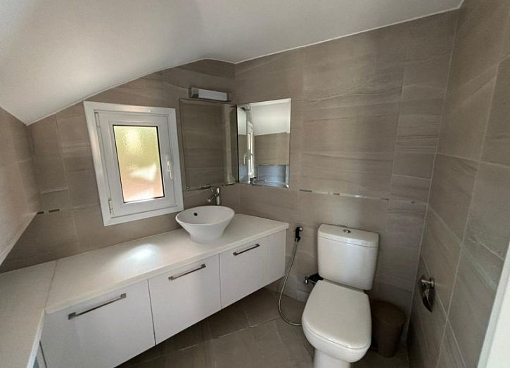 Longterm rent. Villa with swimming pool