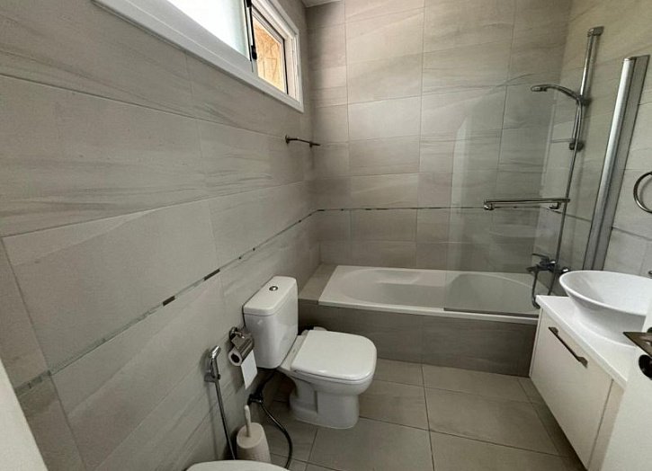Longterm rent. Villa with swimming pool