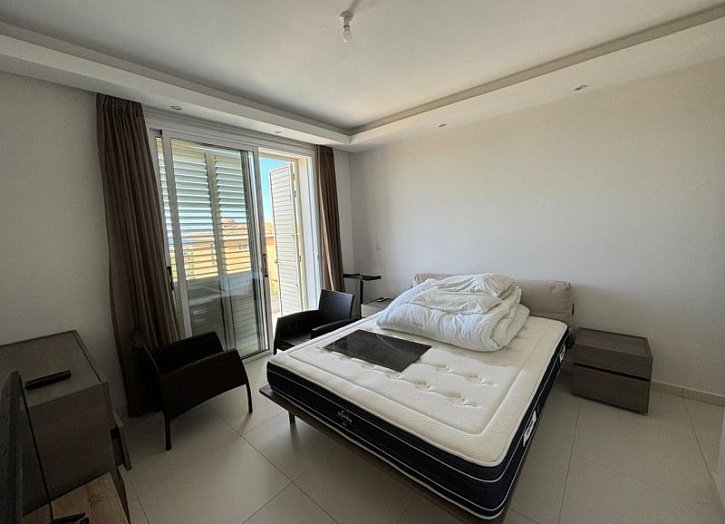 Longterm rent. Villa with swimming pool