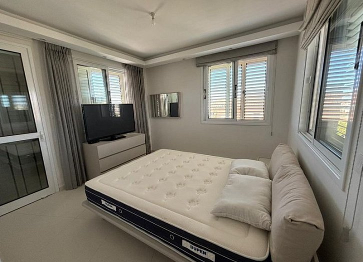 Longterm rent. Villa with swimming pool
