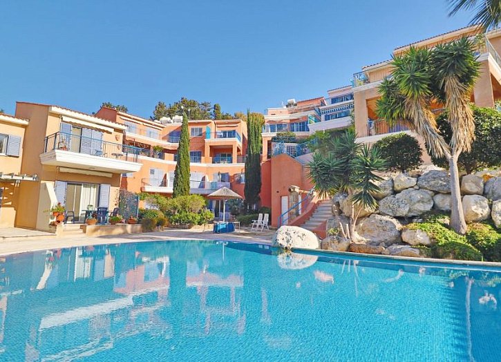 Detached House 500m from beach