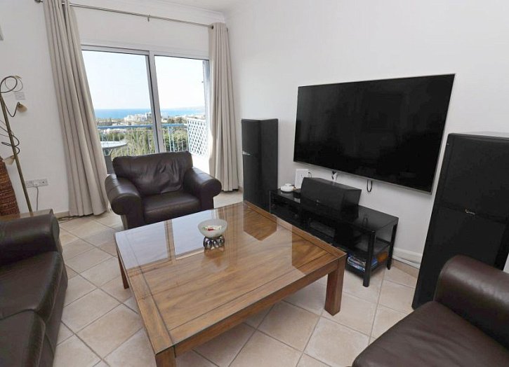 Detached House 500m from beach