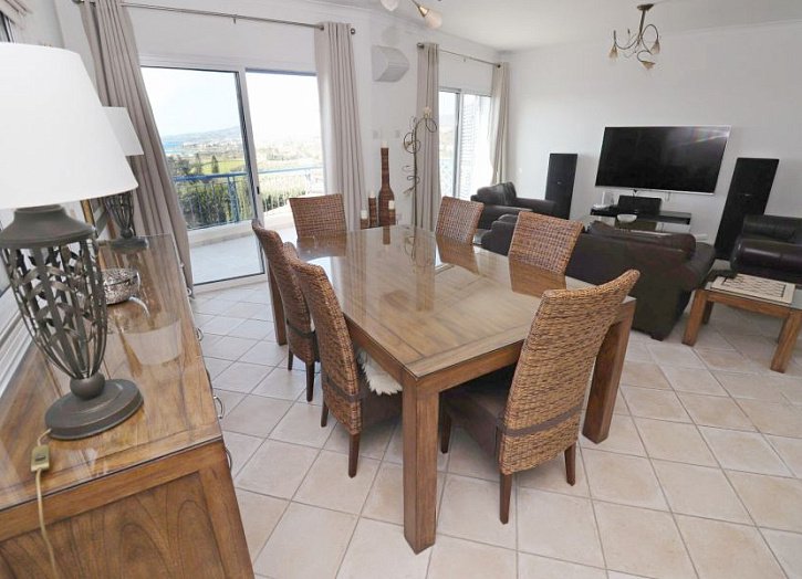 Detached House 500m from beach