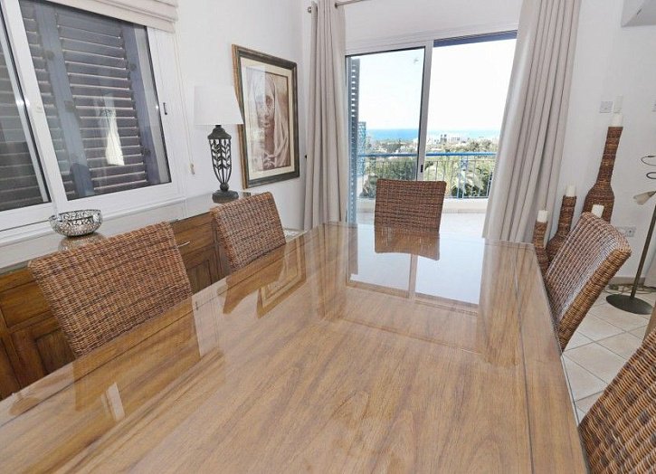 Detached House 500m from beach