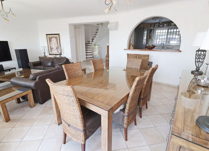 Detached House 500m from beach