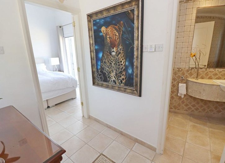 Detached House 500m from beach