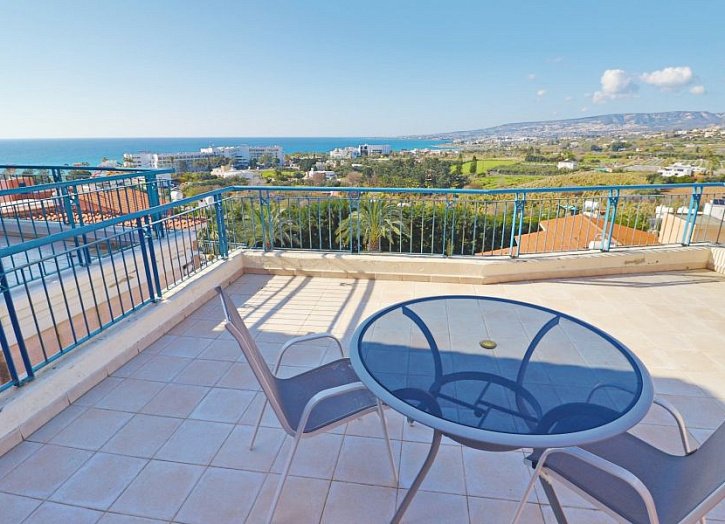 Detached House 500m from beach