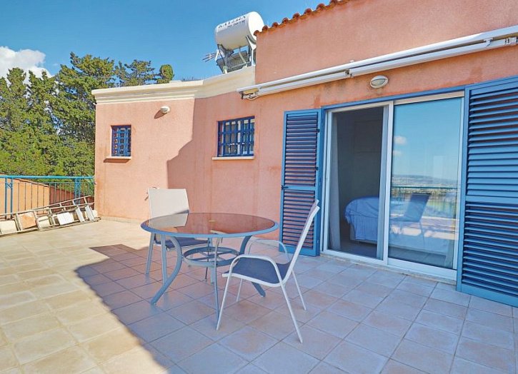 Detached House 500m from beach