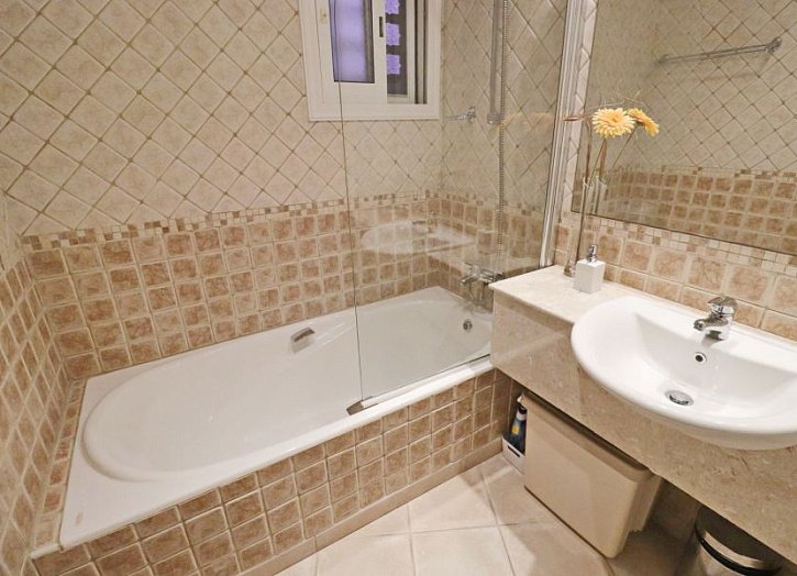 Detached House 500m from beach