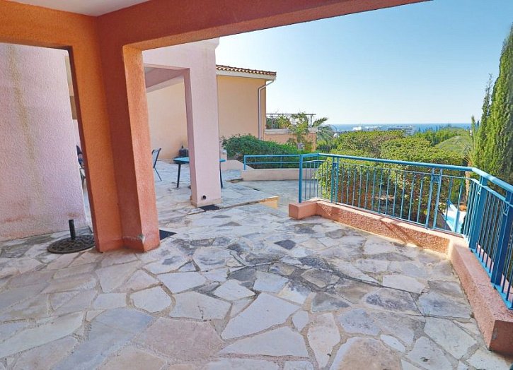 Detached House 500m from beach