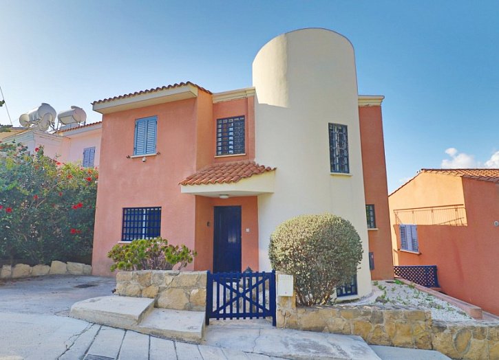 Detached House 500m from beach