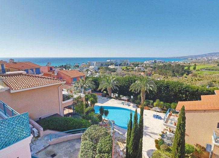 Detached House 500m from beach