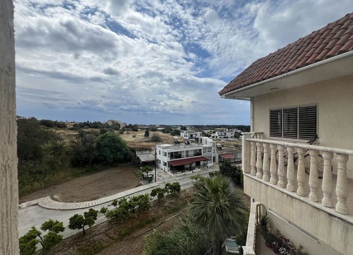 Renovierte 1+Arbeitszimmer-Wohnung in Strandnähe